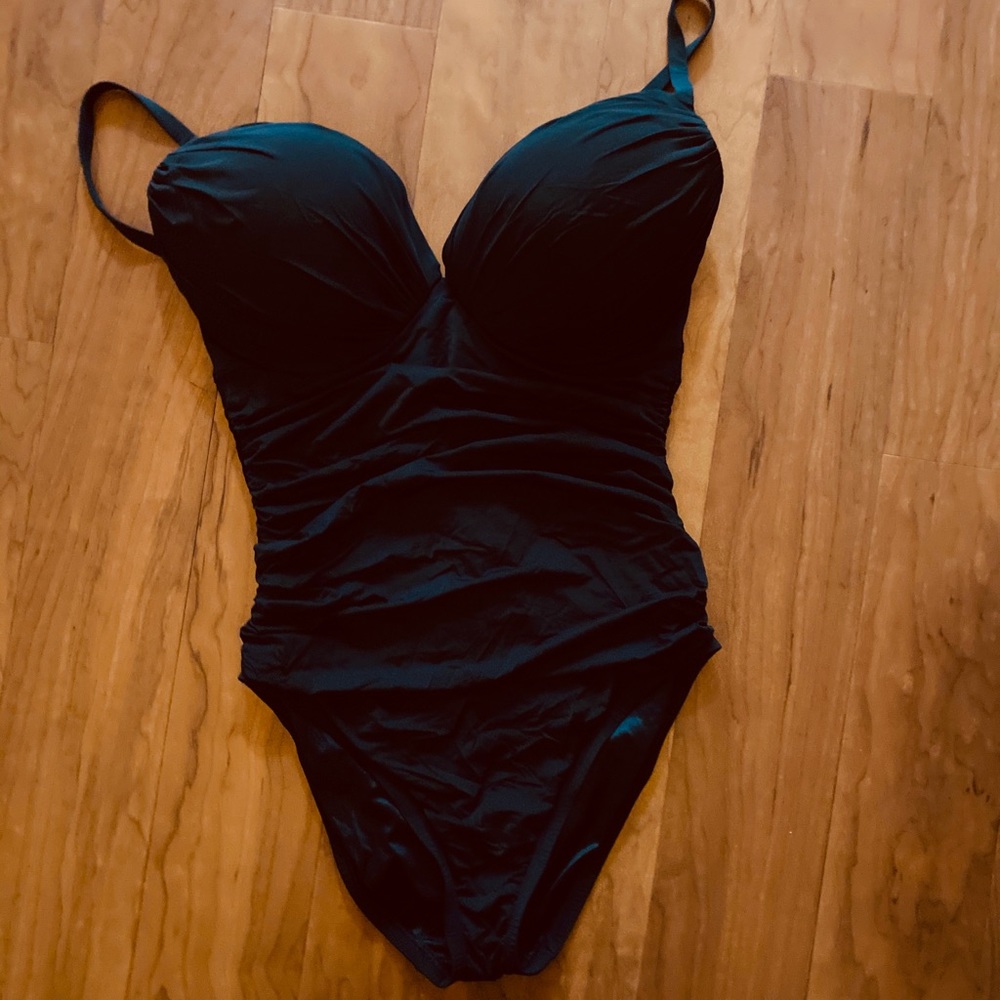 Victoria’s Secret 1-piece Swimsuit